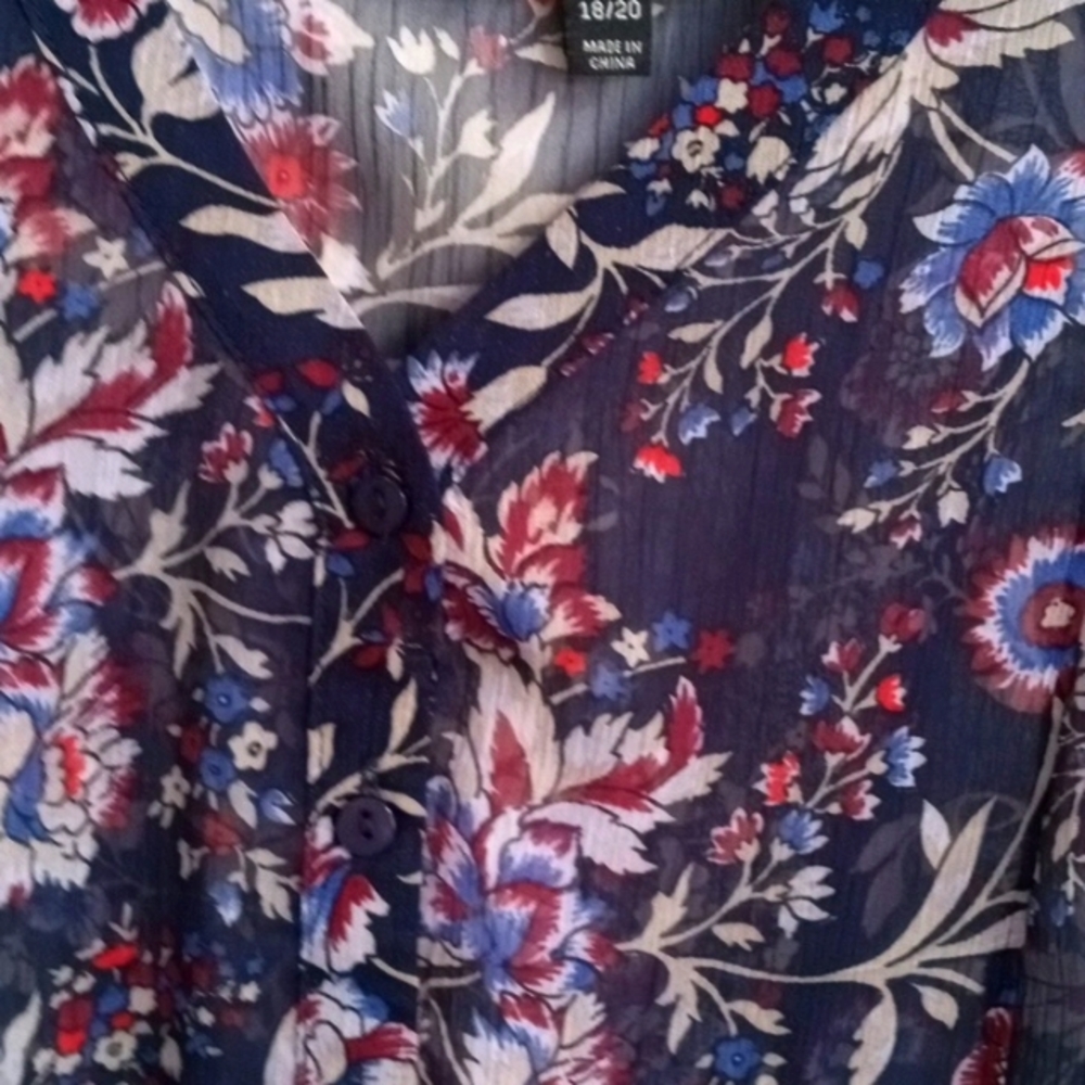 NWOT Lane Bryant 18/20/22 beautiful blue floral top